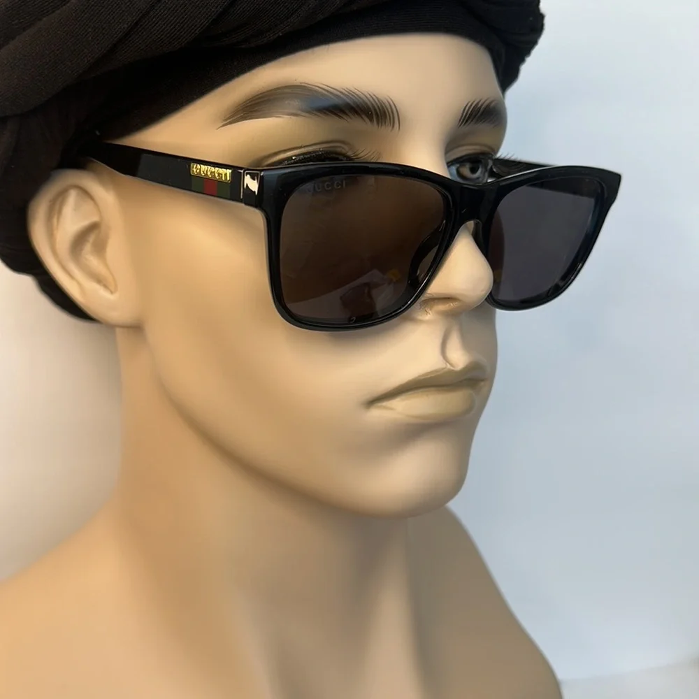 Authentic- New - GUCCI Grey Rectangular Men's Sunglasses GG0746S 001 57
